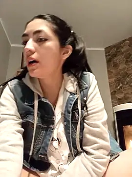 ThailyCherry online show from 11-25-25, 09:04