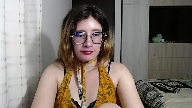 Snapshot of mariana124- chatting on 12-09-24, 06:46 mariana124- online show from 12-09-24, 06:46