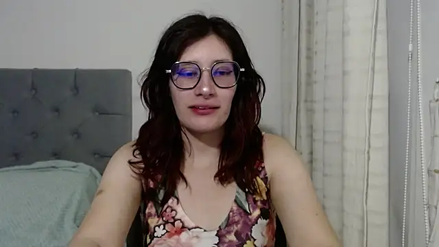 Snapshot of mariana124- chatting on 01-22-25, 08:38 mariana124- online show from 01-22-25, 08:38