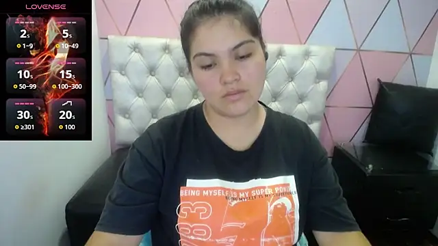 Snapshot of Marinasexxx chatting on 10-17-25, 08:32 Marinasexxx online show from 10-17-25, 08:32