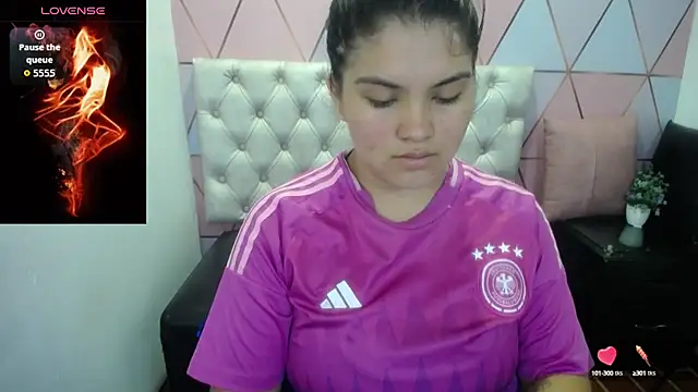 Snapshot of Marinasexxx chatting on 10-01-25, 07:07 Marinasexxx online show from 10-01-25, 07:07