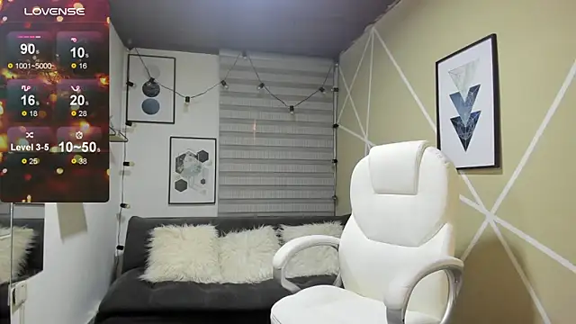 Enma  clark online show from 12-22-25, 04:12