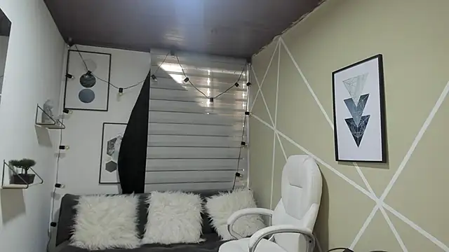 Enma  clark online show from 09-24-25, 01:06