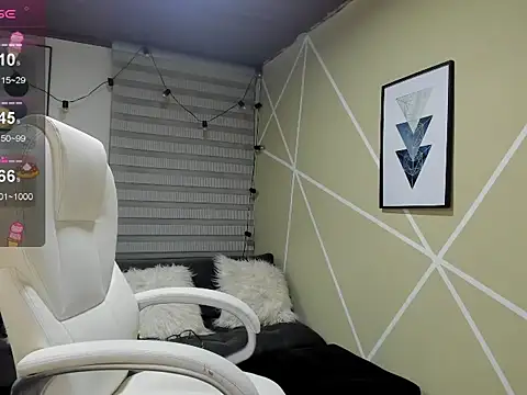 Enma  clark online show from 10-28-25, 04:24