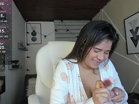 Enma  clark online show from 11-22-25, 04:33