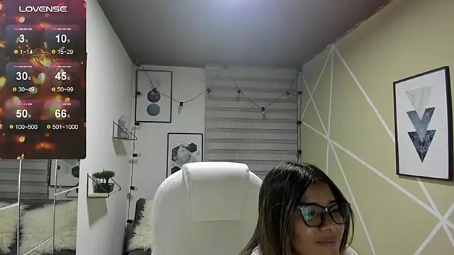 Enma  clark online show from 12-20-25, 04:04