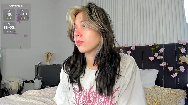 Vanessa Walters online show from 09-19-25, 02:04