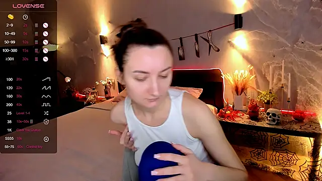 Snapshot of annacooleman chatting on 10-23-25, 02:21 annacooleman online show from 10-23-25, 02:21