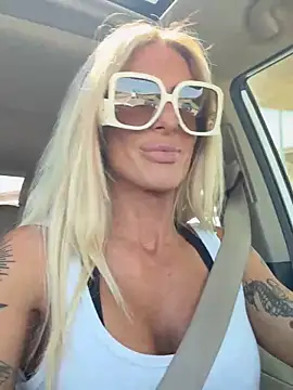 Snapshot of blondiluvsanal chatting on 09-26-25, 06:15 blondiluvsanal online show from 09-26-25, 06:15