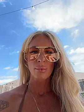 blondiluvsanal online show from 06-18-26, 03:50