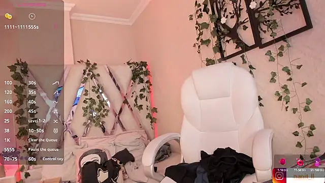 Punkys  online show from 10-11-25, 05:47