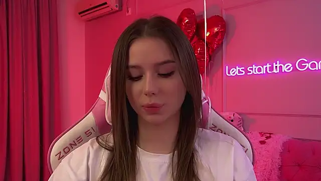 Snapshot of DianaVert chatting on 02-12-26, 06:29 DianaVert online show from 02-12-26, 06:29