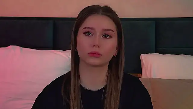 Snapshot of DianaVert chatting on 02-21-26, 03:36 DianaVert online show from 02-21-26, 03:36