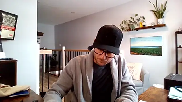 Snapshot of Bigdicktrav902 chatting on 02-09-26, 02:04 Bigdicktrav902 online show from 02-09-26, 02:04