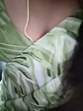 Snapshot of tamil_subha69 chatting on 06-06-26, 06:46 tamil subha69 online show from 06-06-26, 06:46