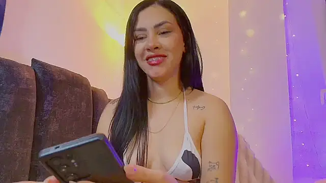 Snapshot of Maya_Bluee chatting on 05-07-26, 08:23 Maya Bluee online show from 05-07-26, 08:23