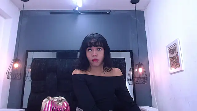 AndreaGil  online show from 09-25-25, 06:58