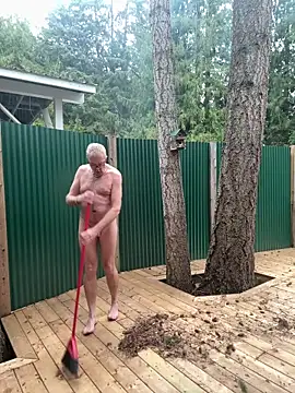 Snapshot of twist699 chatting on 12-20-25, 08:33 twist699 online show from 12-20-25, 08:33