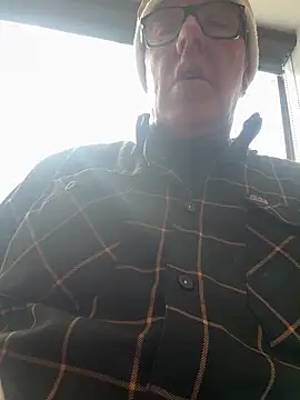 Snapshot of twist699 chatting on 03-25-26, 09:14 twist699 online show from 03-25-26, 09:14