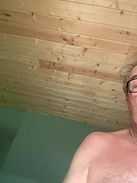 Snapshot of twist699 chatting on 04-12-26, 10:57 twist699 online show from 04-12-26, 10:57