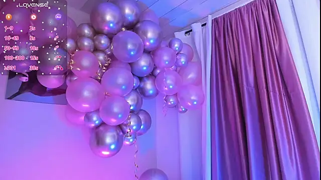 Snapshot of ellarosee_ chatting on 03-18-25, 07:33 ellarosee online show from 03-18-25, 07:33