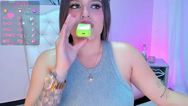 Snapshot of ellarosee_ chatting on 02-16-25, 10:22 ellarosee online show from 02-16-25, 10:22