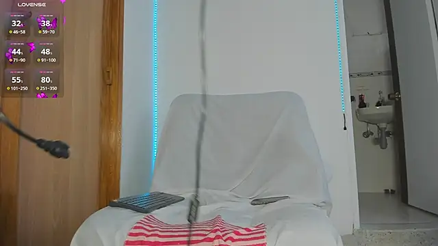 lily evil online show from 12-04-25, 04:28