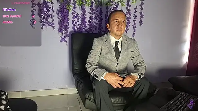 Snapshot of yazfore2 chatting on 06-04-26, 02:44 yazfore2 online show from 06-04-26, 02:44