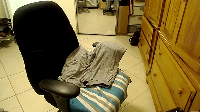 Snapshot of joeydee1 chatting on 02-16-25, 03:59 joeydee1 online show from 02-16-25, 03:59