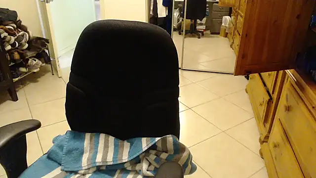Snapshot of joeydee1 chatting on 01-21-25, 02:59 joeydee1 online show from 01-21-25, 02:59