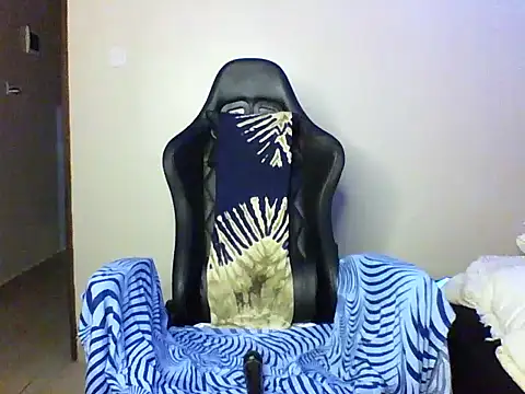 Candii wet  online show from 10-28-25, 07:24