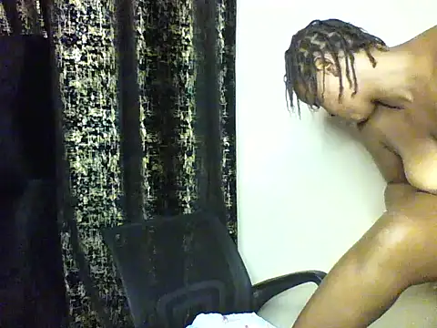 Snapshot of Candii_wet_ chatting on 10-03-25, 07:37 Candii wet online show from 10-03-25, 07:37