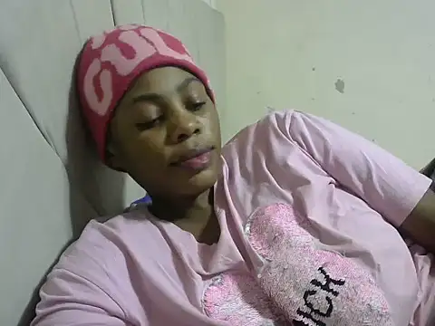 Snapshot of sweetgirlDora chatting on 09-25-25, 09:32 sweetgirlDora online show from 09-25-25, 09:32