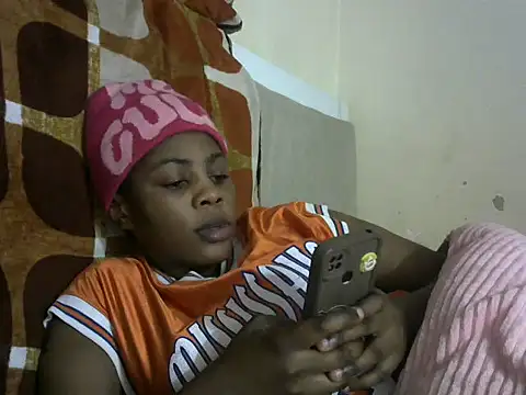 Snapshot of sweetgirlDora chatting on 09-17-25, 04:42 sweetgirlDora online show from 09-17-25, 04:42