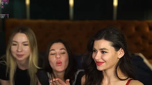 Snapshot of Gabriella054 chatting on 02-07-25, 02:58 Gabriella054 online show from 02-07-25, 02:58