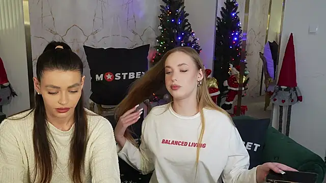 Snapshot of Gabriella054 chatting on 01-03-25, 11:44 Gabriella054 online show from 01-03-25, 11:44