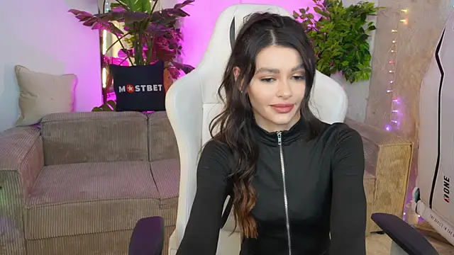 Snapshot of Gabriella054 chatting on 12-24-24, 03:38 Gabriella054 online show from 12-24-24, 03:38