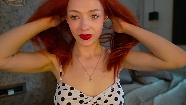 Snapshot of MiaRouge chatting on 05-23-26, 10:47 MiaRouge online show from 05-23-26, 10:47