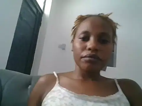 Snapshot of Candykitten chatting on 03-07-25, 11:18 Candykitten online show from 03-07-25, 11:18