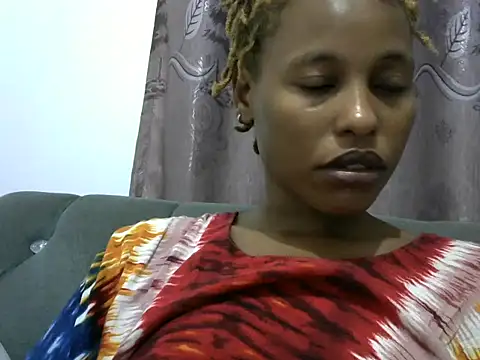 Snapshot of Candykitten chatting on 03-04-25, 01:01 Candykitten online show from 03-04-25, 01:01