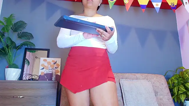 jade brunnette online show from 07-16-26, 08:06