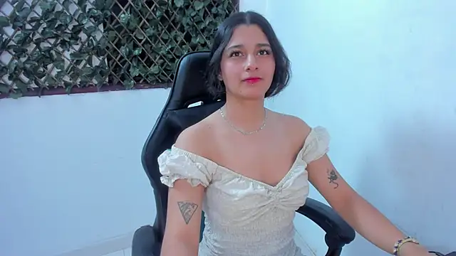 Snapshot of Megan_Whitte chatting on 03-20-25, 03:02 Megan Whitte online show from 03-20-25, 03:02