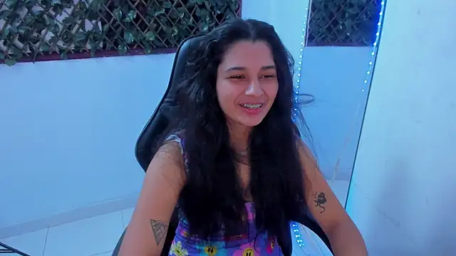 Snapshot of Megan_Whitte chatting on 03-04-25, 07:30 Megan Whitte online show from 03-04-25, 07:30
