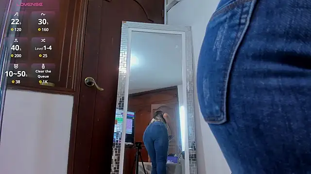 Snapshot of DashaFoxxx chatting on 03-03-25, 12:28 DashaFoxxx online show from 03-03-25, 12:28