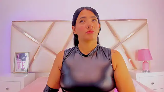 Snapshot of DashaFoxxx chatting on 09-26-25, 02:02 DashaFoxxx online show from 09-26-25, 02:02