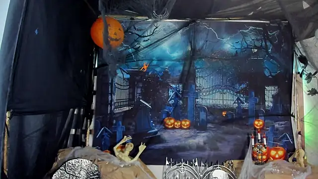 Snapshot of DashaFoxxx chatting on 10-28-25, 01:10 DashaFoxxx online show from 10-28-25, 01:10