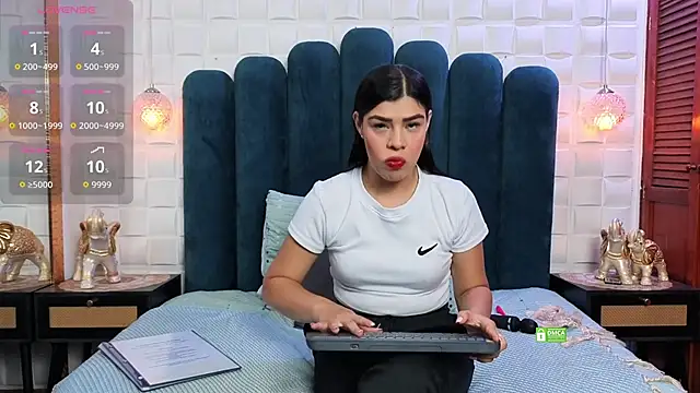 Maguy Mistress online show from 04-23-26, 12:00