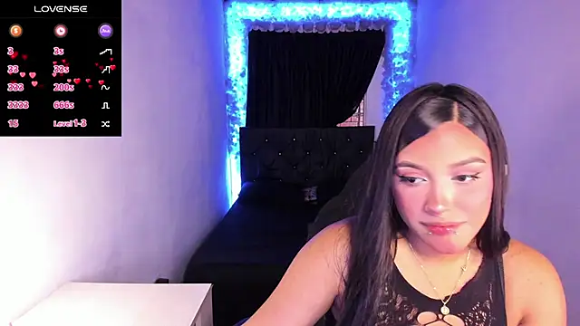 Snapshot of Mariana_Hasper_ chatting on 02-15-25, 10:42 Mariana Hasper  online show from 02-15-25, 10:42