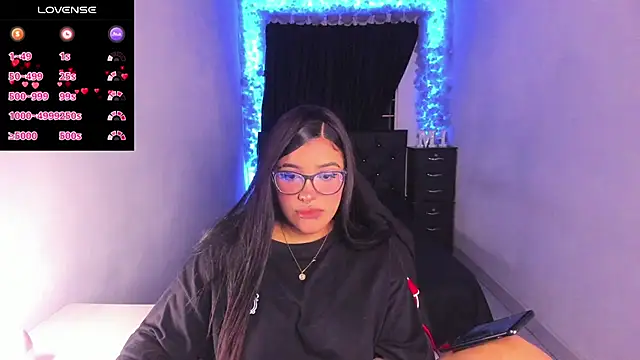 Snapshot of Mariana_Hasper_ chatting on 02-07-25, 12:09 Mariana Hasper  online show from 02-07-25, 12:09