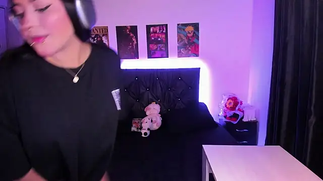 Snapshot of Mariana_Hasper_ chatting on 09-11-25, 03:28 Mariana Hasper  online show from 09-11-25, 03:28